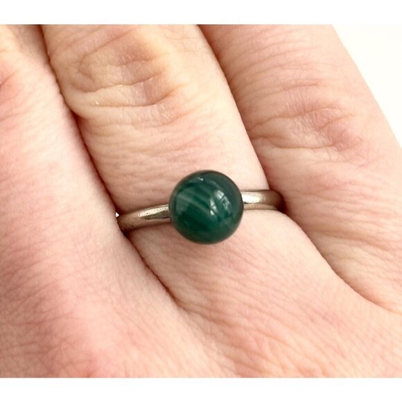 Silver Toned Faux Green Malachite Minimalist Vintage Cabochon Ring - sz 6.5 - Picture 1 of 9